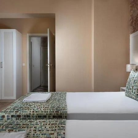 Πανσιόν Marina Sands Bijou Boutique - Amazing Views 4*