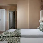 Къща за гости Marina Sands Bijou Boutique - Amazing Views 4*