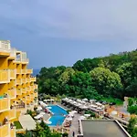 Къща за гости Marina Sands Bijou Boutique - Amazing Views Обзор