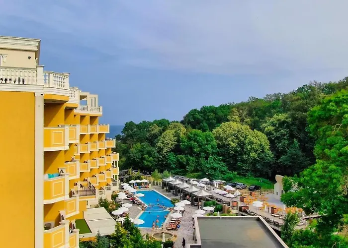 Къща за гости Marina Sands Bijou Boutique - Amazing Views Обзор