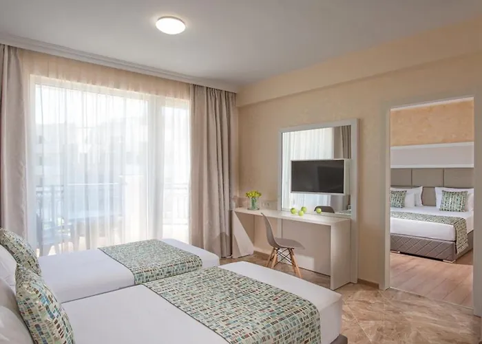 Marina Sands Bijou Boutique - Amazing Views Къща за гости Обзор